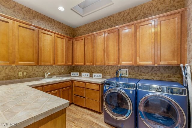 15 Knob Oak Drive, Henderson, NV 89052