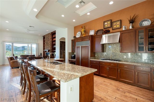 15 Knob Oak Drive, Henderson, NV 89052