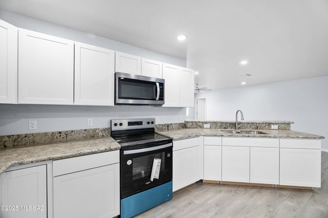 124 S Richmond Drive, Vail, AZ 85641