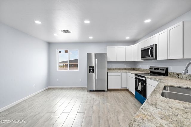 124 S Richmond Drive, Vail, AZ 85641