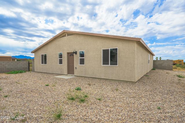 124 S Richmond Drive, Vail, AZ 85641