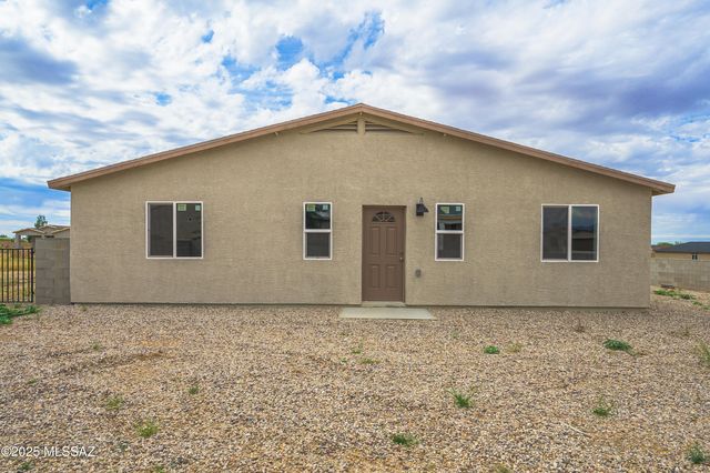 124 S Richmond Drive, Vail, AZ 85641