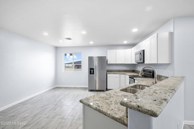 124 S Richmond Drive, Vail, AZ 85641