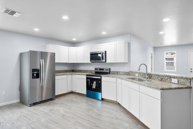 124 S Richmond Drive, Vail, AZ 85641