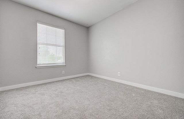 1302 Crete LN, Pflugerville, TX 78660