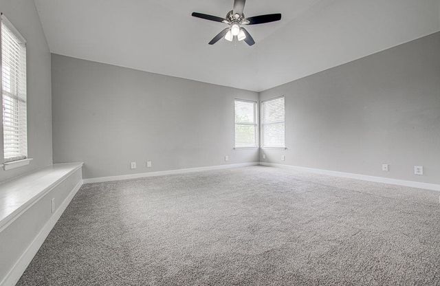 1302 Crete LN, Pflugerville, TX 78660
