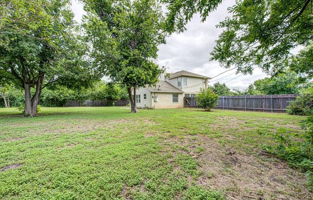1302 Crete LN, Pflugerville, TX 78660