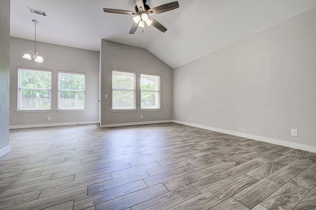 1302 Crete LN, Pflugerville, TX 78660