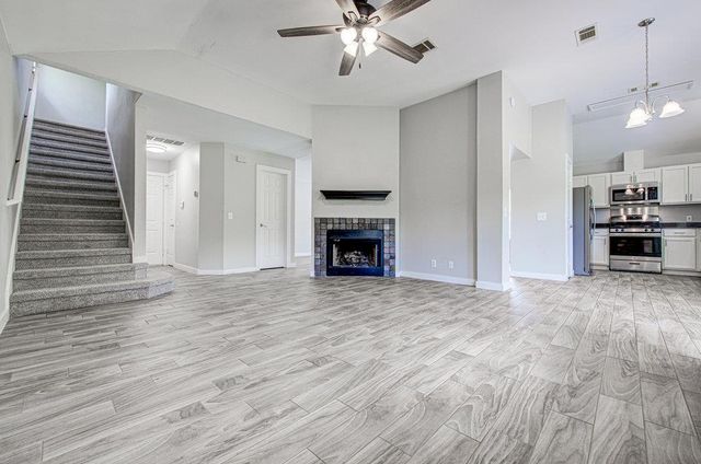 1302 Crete LN, Pflugerville, TX 78660