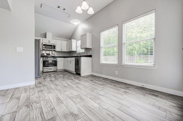1302 Crete LN, Pflugerville, TX 78660