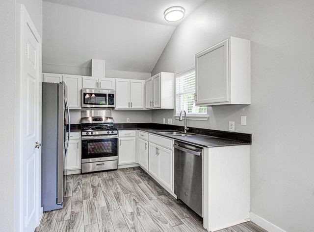 1302 Crete LN, Pflugerville, TX 78660