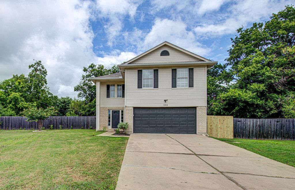 1302 Crete LN, Pflugerville, TX 78660