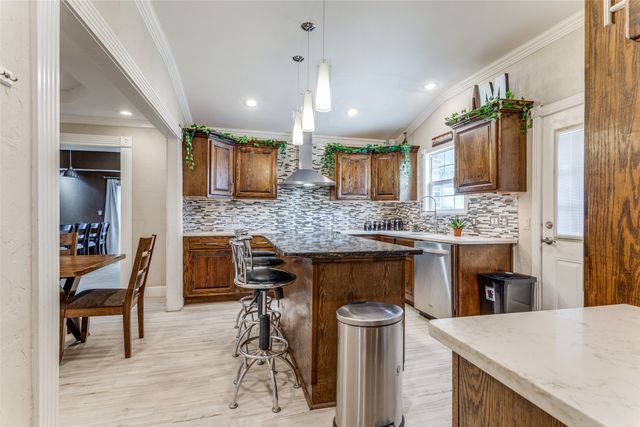 5924 Maceo Lane, Fort Worth, TX 76112