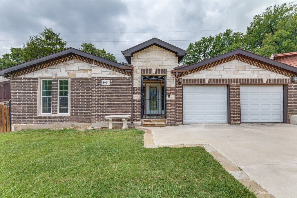 5924 Maceo Lane, Fort Worth, TX 76112