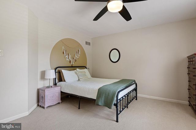 737 MEADOWBANK RD, Kennett Square, PA 19348