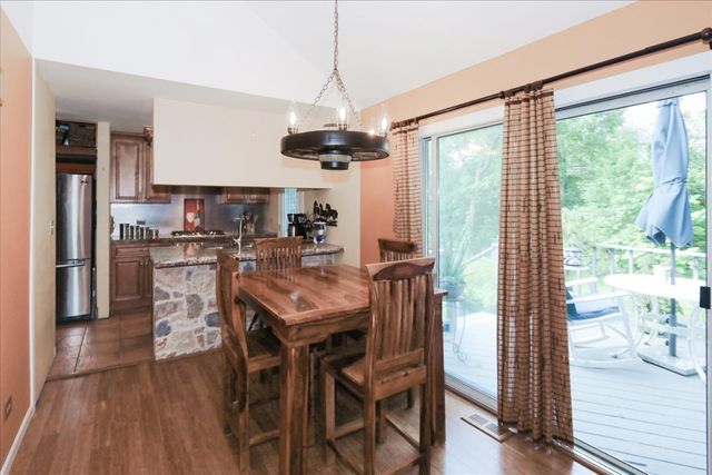 1540 N Broadmoor Court, Palatine, IL 60067