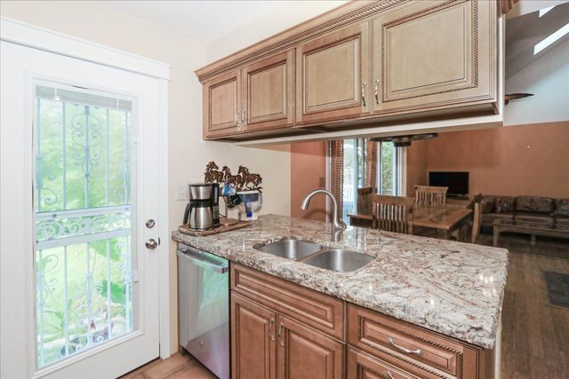 1540 N Broadmoor Court, Palatine, IL 60067