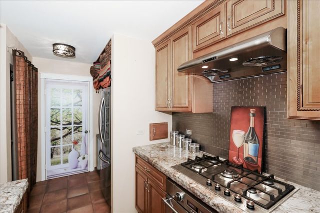 1540 N Broadmoor Court, Palatine, IL 60067