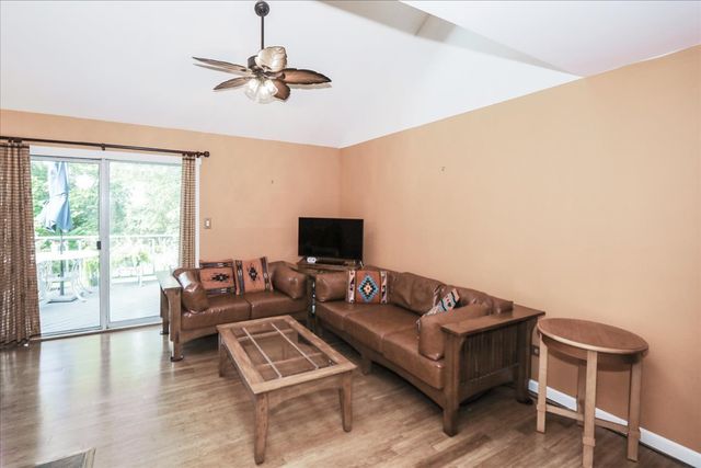 1540 N Broadmoor Court, Palatine, IL 60067
