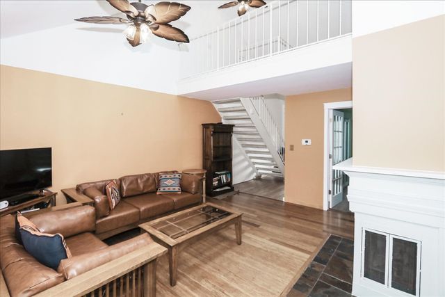 1540 N Broadmoor Court, Palatine, IL 60067
