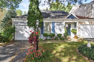 1540 N Broadmoor Court, Palatine, IL 60067