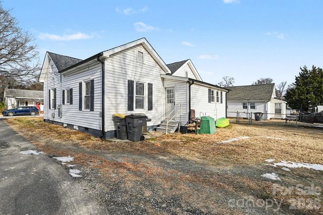 207 S East Avenue, Kannapolis, NC 28083
