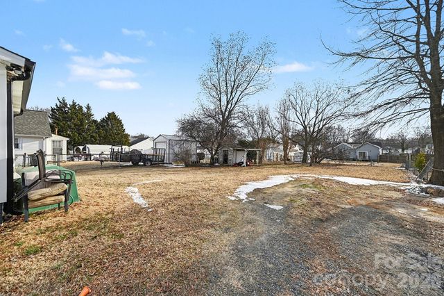 207 S East Avenue, Kannapolis, NC 28083