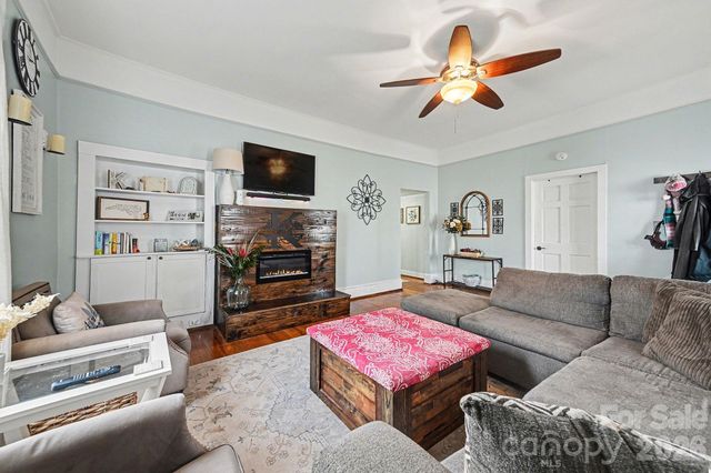 207 S East Avenue, Kannapolis, NC 28083