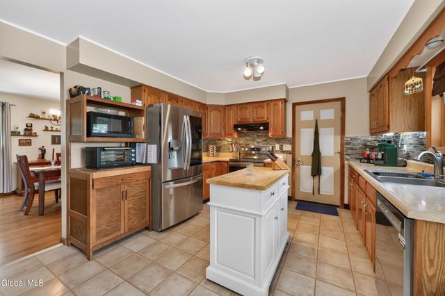1467 Bame Road, Schodack, NY 12033