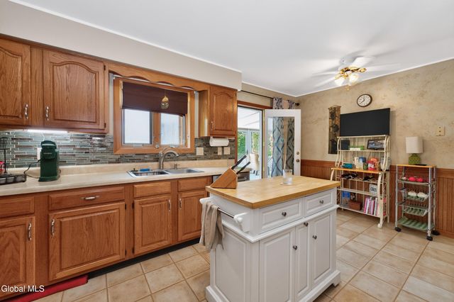 1467 Bame Road, Schodack, NY 12033