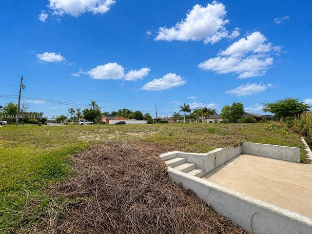 1014 SW 18th Street, Cape Coral, FL 33991