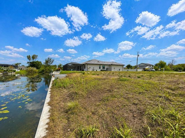1014 SW 18th Street, Cape Coral, FL 33991