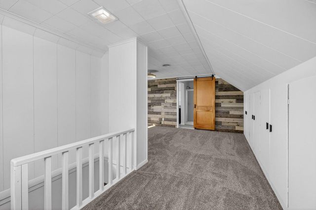 317 W Le Claire Road, Eldridge, IA 52748