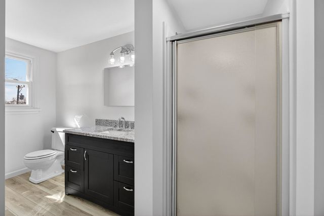 317 W Le Claire Road, Eldridge, IA 52748