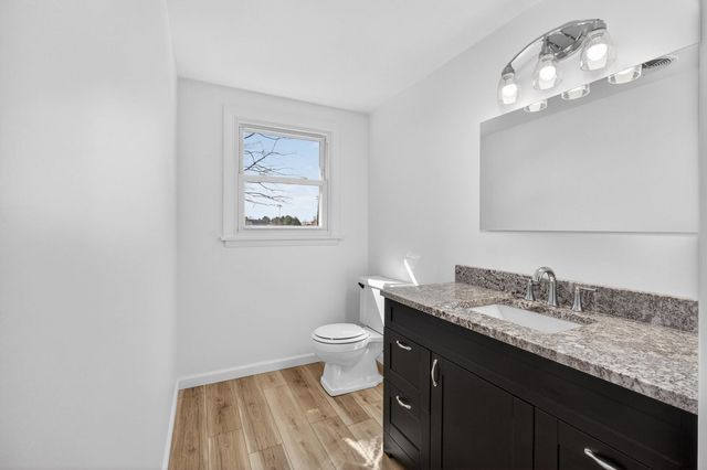 317 W Le Claire Road, Eldridge, IA 52748