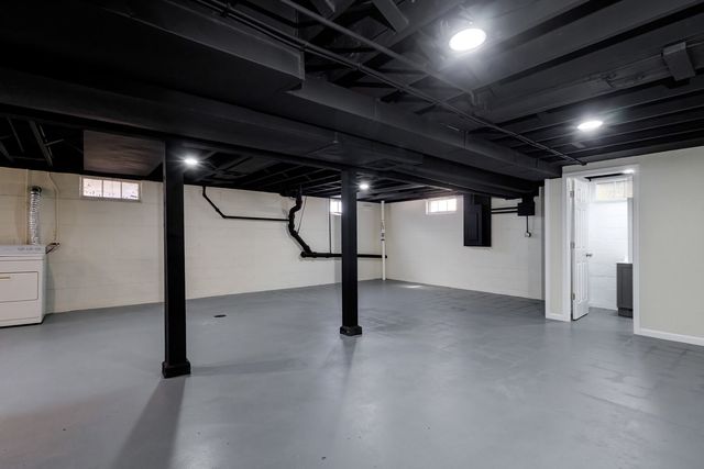 317 W Le Claire Road, Eldridge, IA 52748