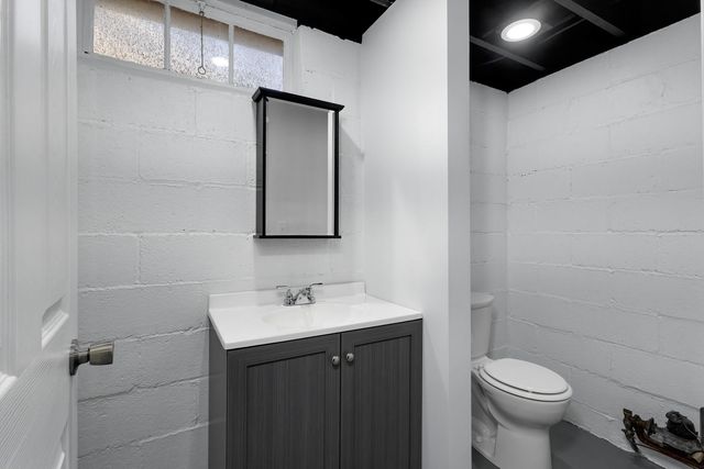 317 W Le Claire Road, Eldridge, IA 52748