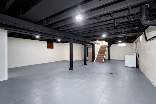 317 W Le Claire Road, Eldridge, IA 52748