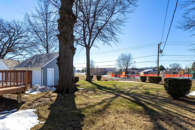 317 W Le Claire Road, Eldridge, IA 52748