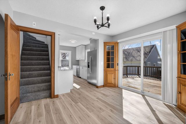 317 W Le Claire Road, Eldridge, IA 52748