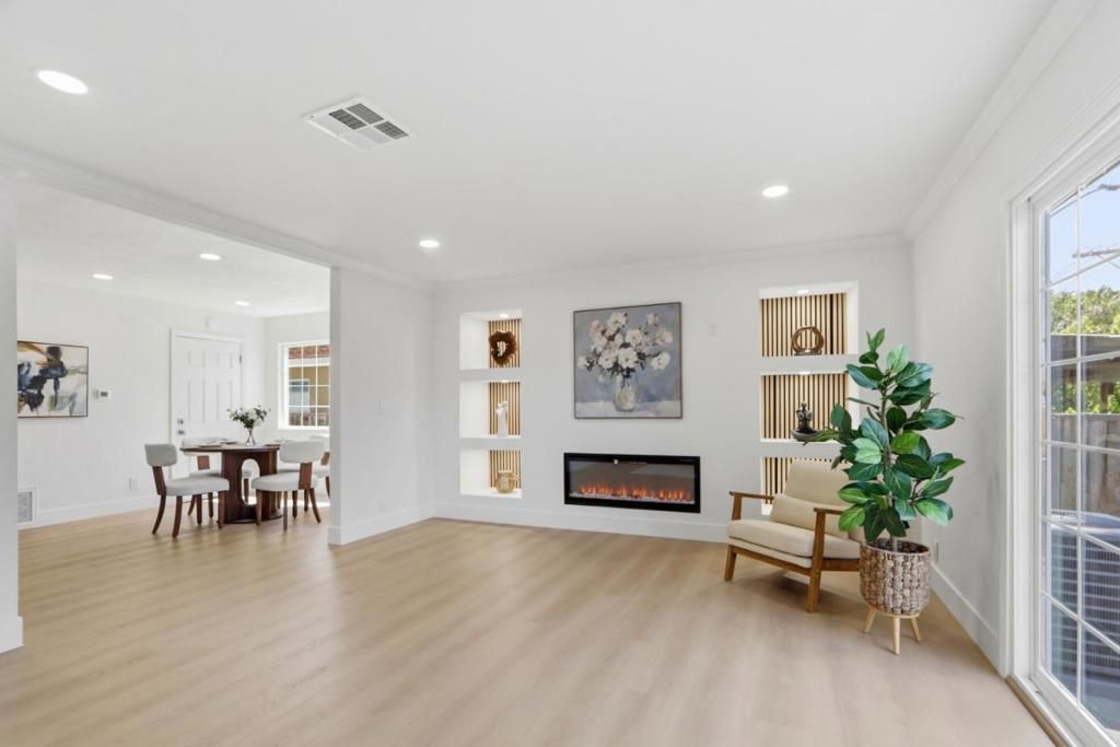 Image 12 of property listing at 321 Mccovey Lane, San Jose, CA 95127