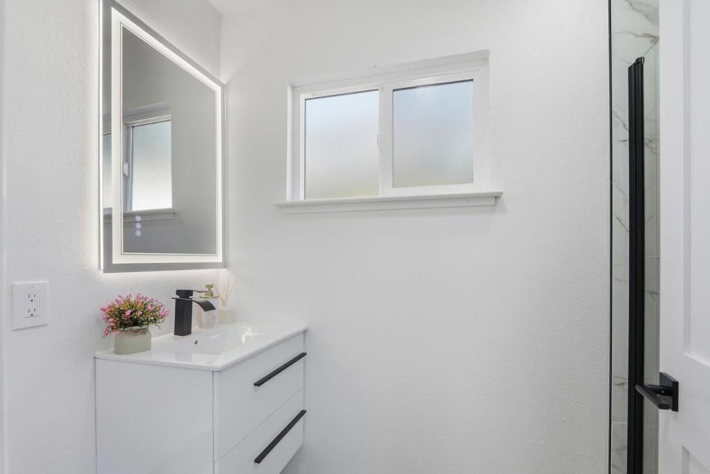 Image 36 of property listing at 321 Mccovey Lane, San Jose, CA 95127