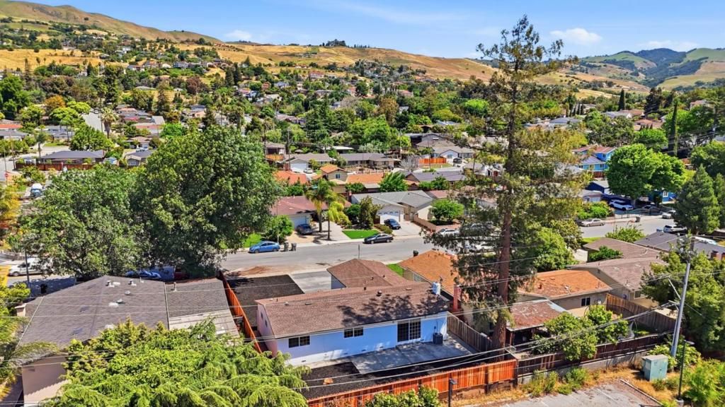 Image 63 of property listing at 321 Mccovey Lane, San Jose, CA 95127