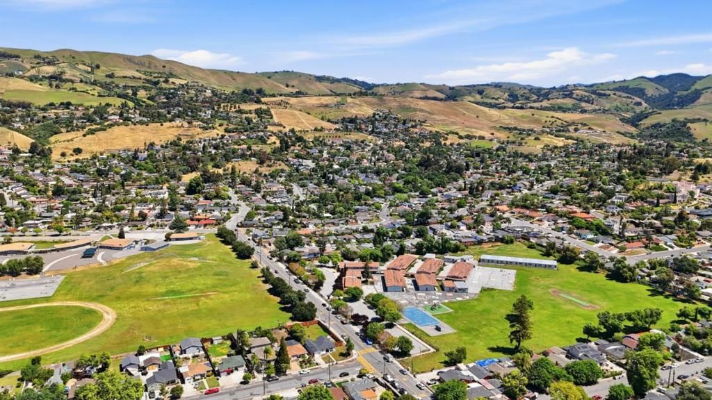 Image 65 of property listing at 321 Mccovey Lane, San Jose, CA 95127
