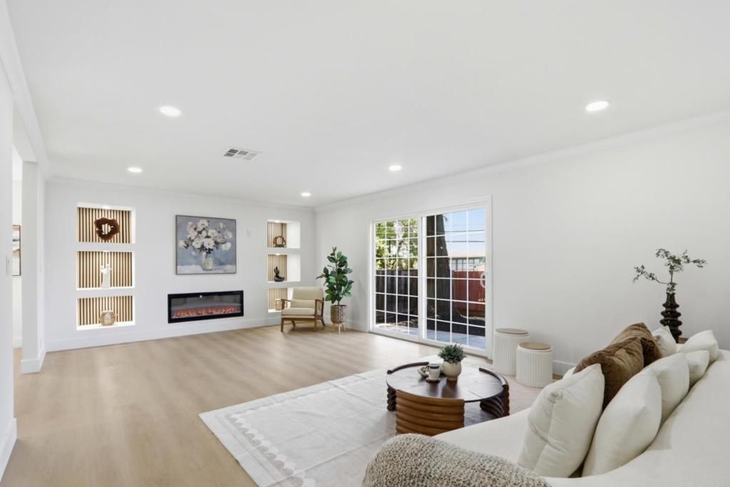 Image 7 of property listing at 321 Mccovey Lane, San Jose, CA 95127