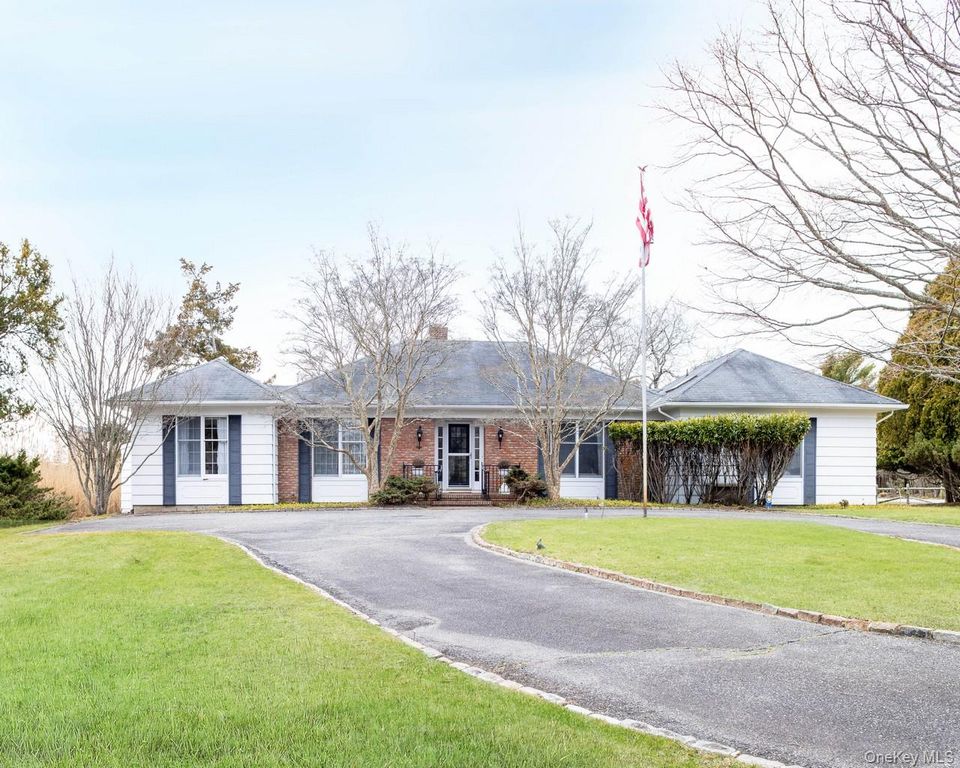 69 Oneck Road, Westhampton Beach, NY 11978