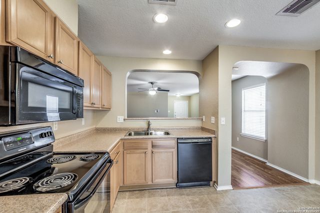 10735 TERRACE GLN, San Antonio, TX 78223