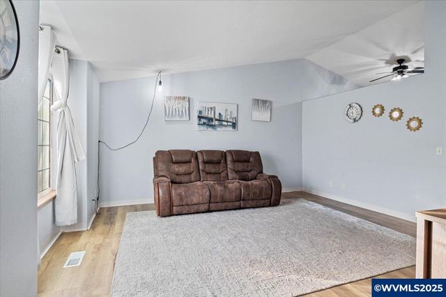 4223 Donalyn Ne St, Salem, OR 97301