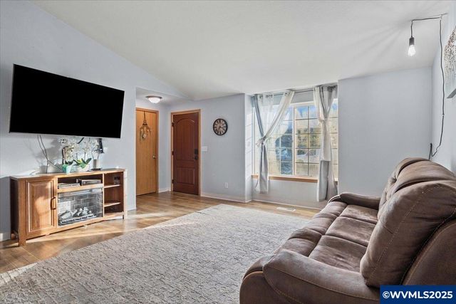 4223 Donalyn Ne St, Salem, OR 97301