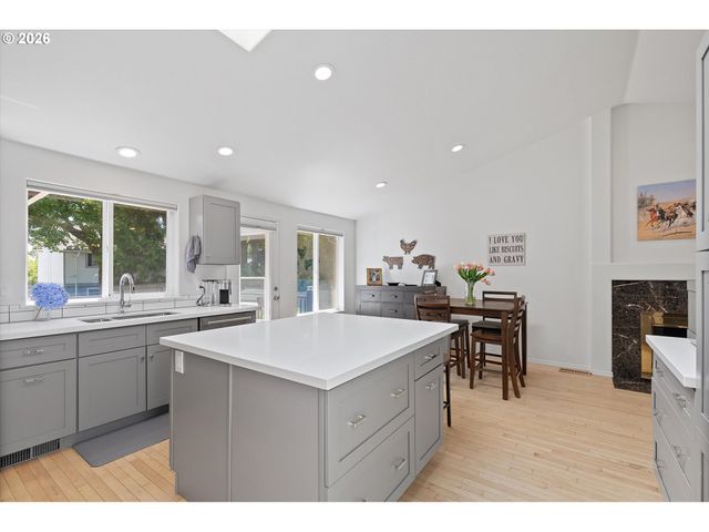 20 Nw WILSON Ave, Gresham, OR 97030
